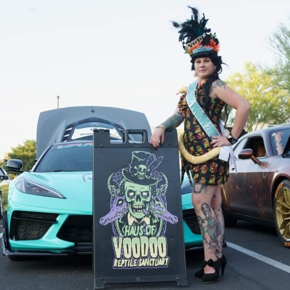 The Pinup Posher! The Handmade Closet Maker! - Picture 8 of 9